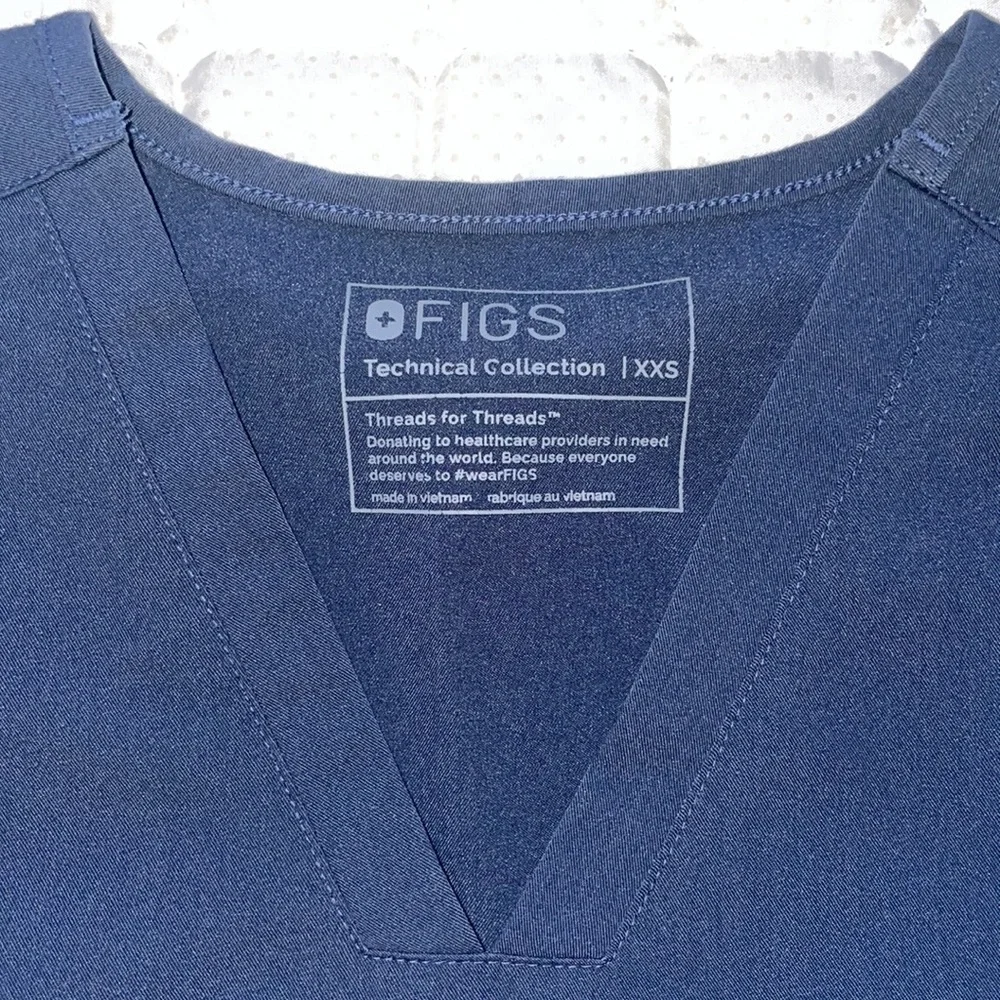 Figs Scrub Top - Picture 3 of 4